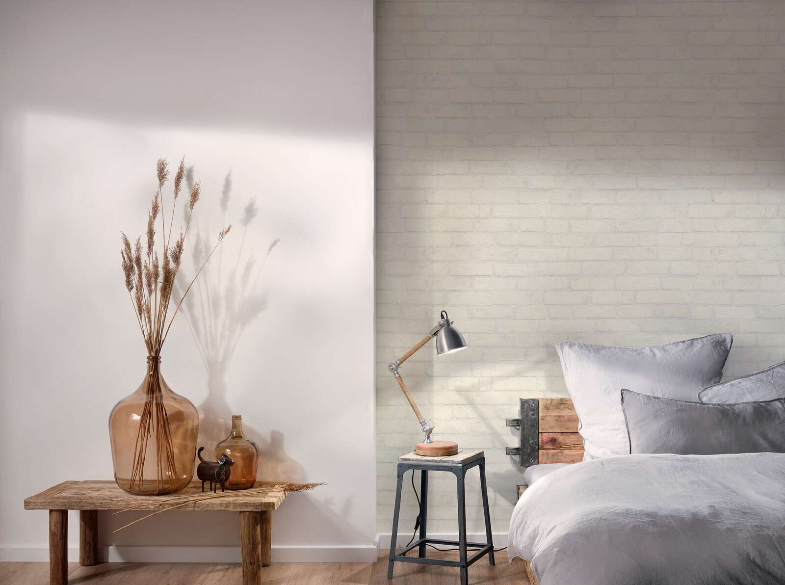 A.S. Création papier peint Designed in White